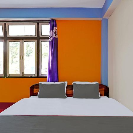 Capital O Basera Resort Padamchen エクステリア 写真