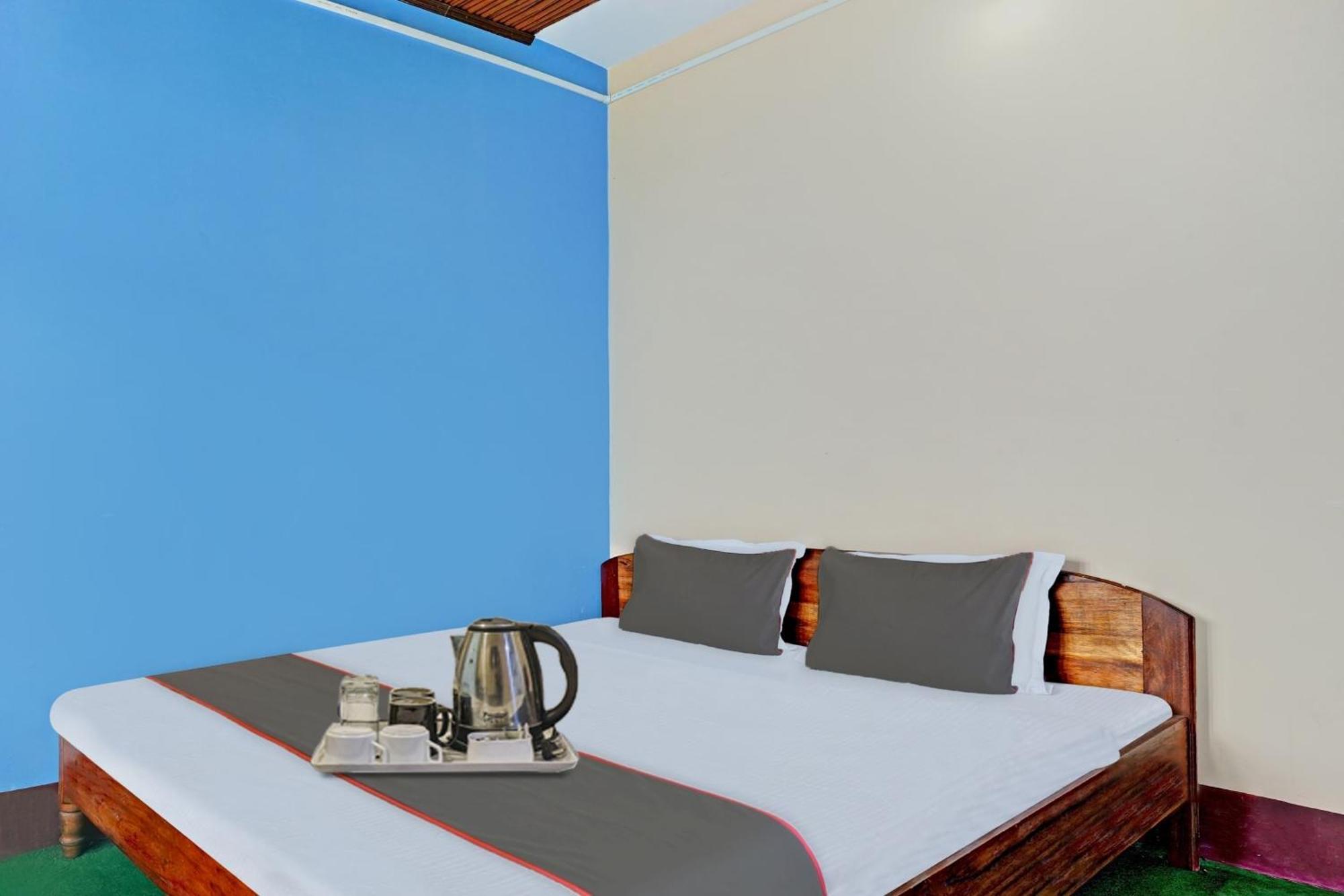Capital O Basera Resort Padamchen エクステリア 写真