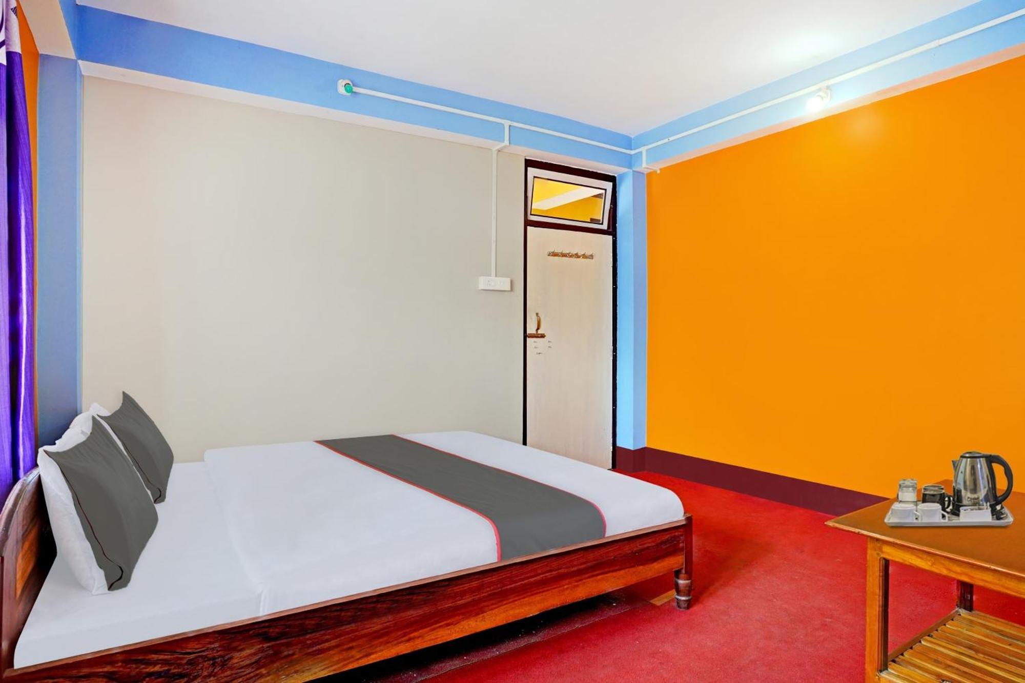 Capital O Basera Resort Padamchen エクステリア 写真