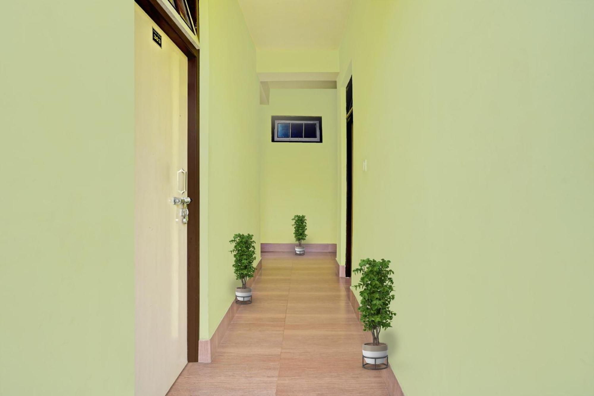 Capital O Basera Resort Padamchen エクステリア 写真