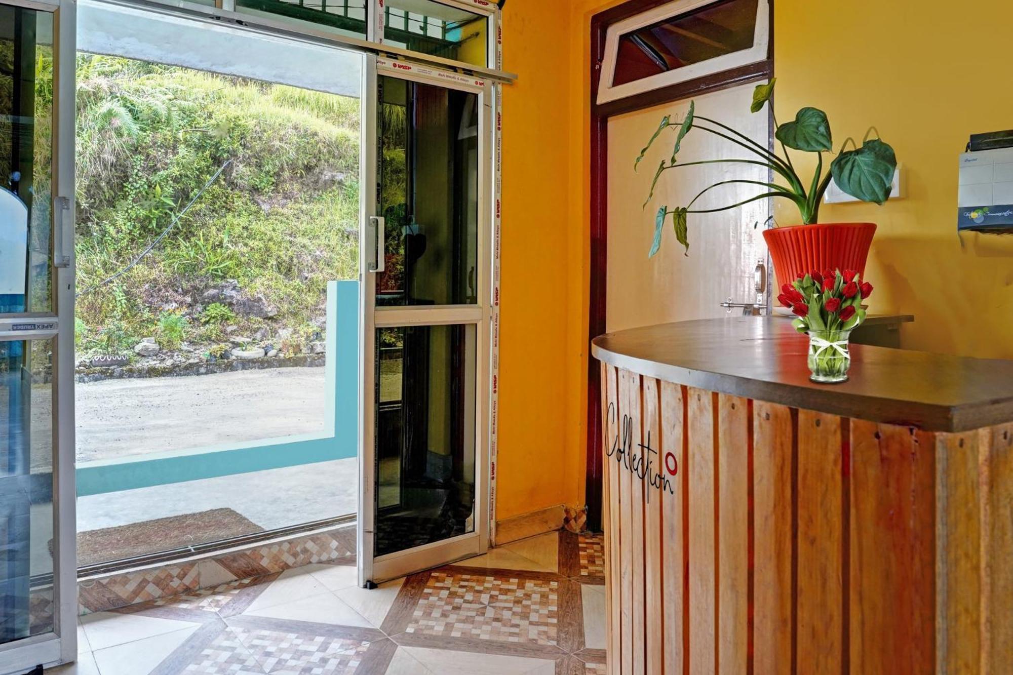 Capital O Basera Resort Padamchen エクステリア 写真