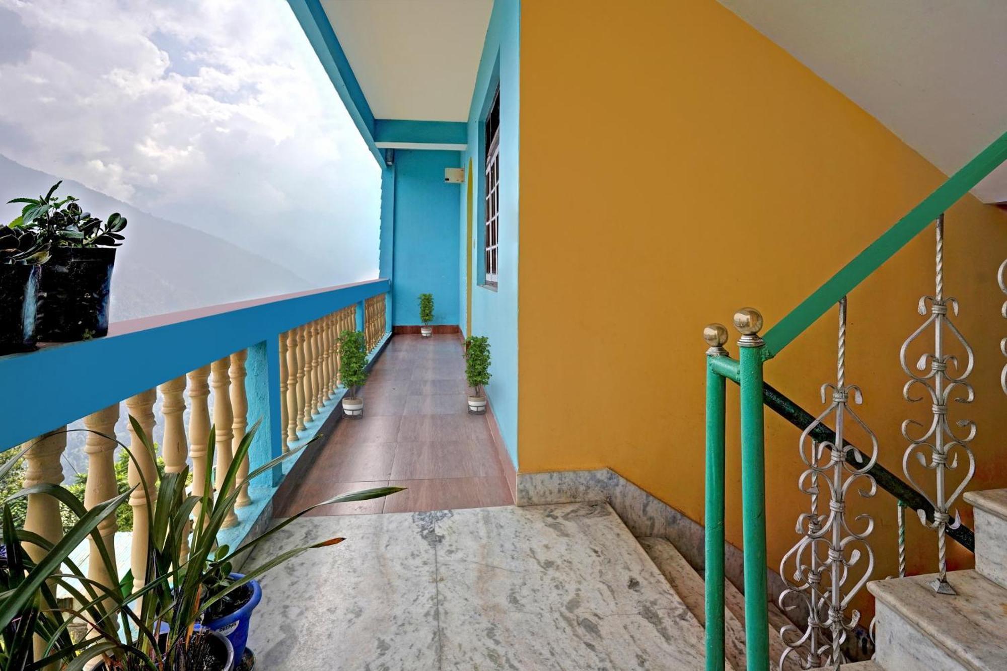 Capital O Basera Resort Padamchen エクステリア 写真