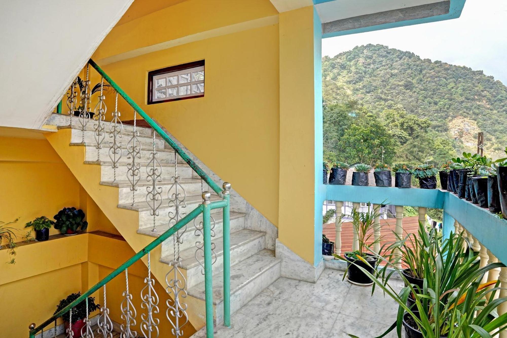 Capital O Basera Resort Padamchen エクステリア 写真