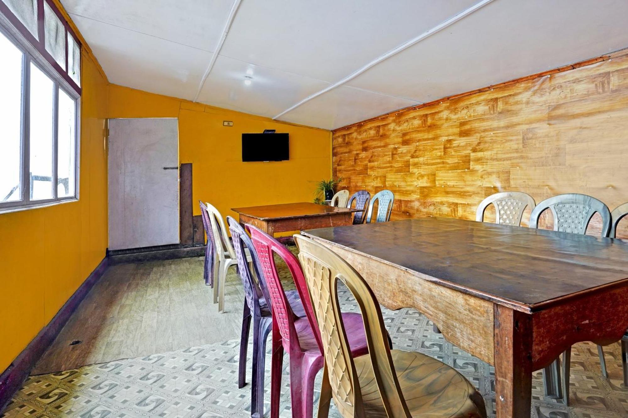 Capital O Basera Resort Padamchen エクステリア 写真