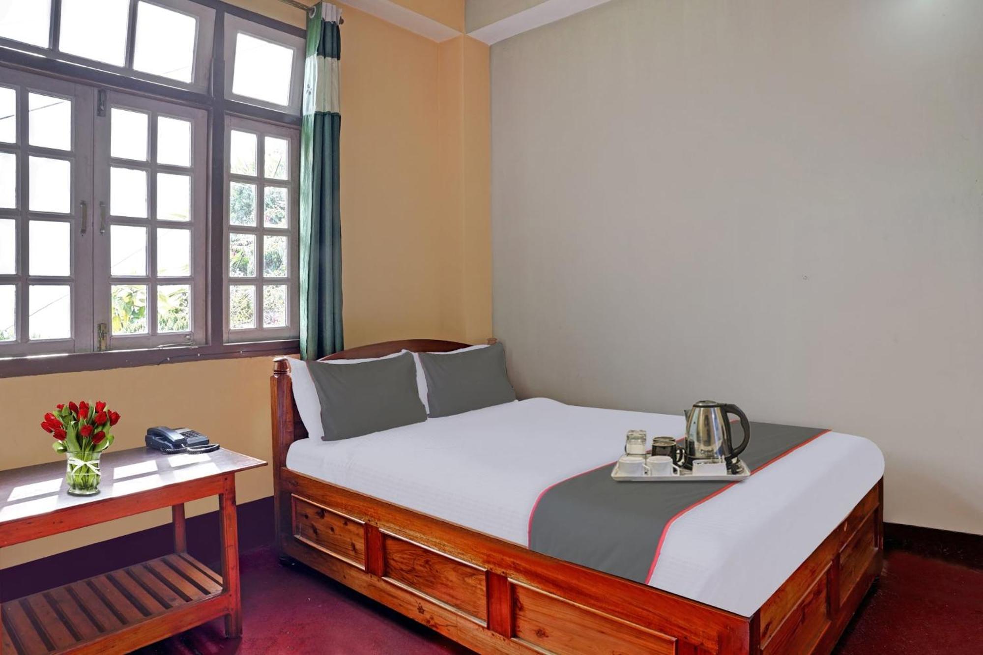Capital O Basera Resort Padamchen エクステリア 写真