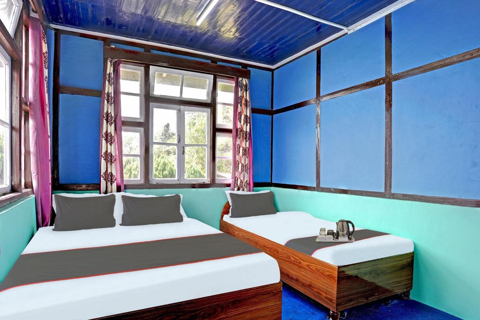 Capital O Basera Resort Padamchen エクステリア 写真